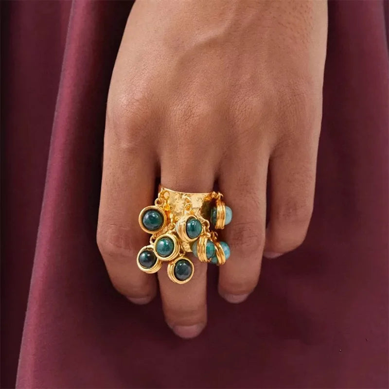 Sara Retro-Inspired High-Quality Natural Stone Fringe Ring