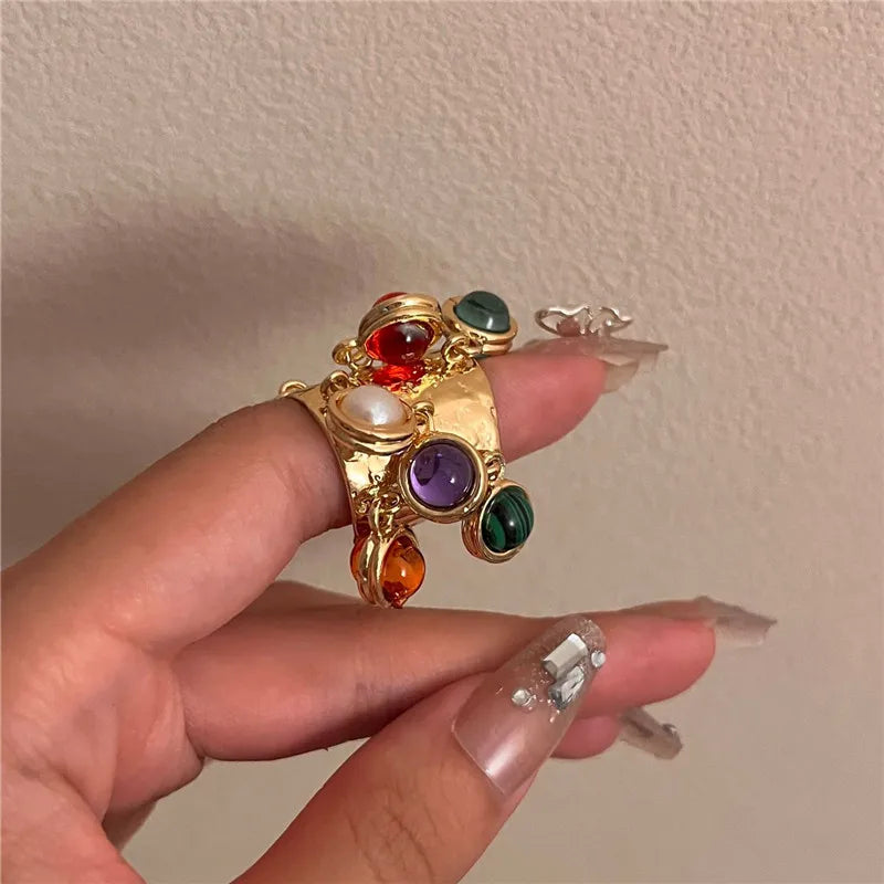 Sara Retro-Inspired High-Quality Natural Stone Fringe Ring