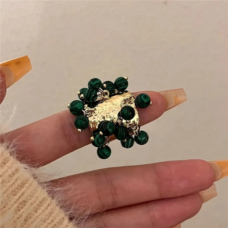 Sara Retro-Inspired High-Quality Natural Stone Fringe Ring
